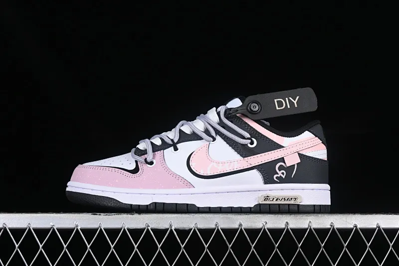 All categories Nk SB Dunk series Nk SB Dunk Low low-top sneakers Nk Dunk Low DaVinci custom romantic heartbeat LOVE love love graffiti splash ink SB strap low-top casual sneakers CW1590-100